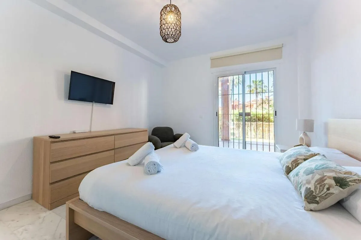 Apartmento En Marbella Con Acceso Directo A La Piscina! 0*,